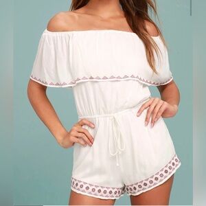 Lulu’s Oaxaca Ivory Embroidered Off-the-Shoulder Romper women’s size small